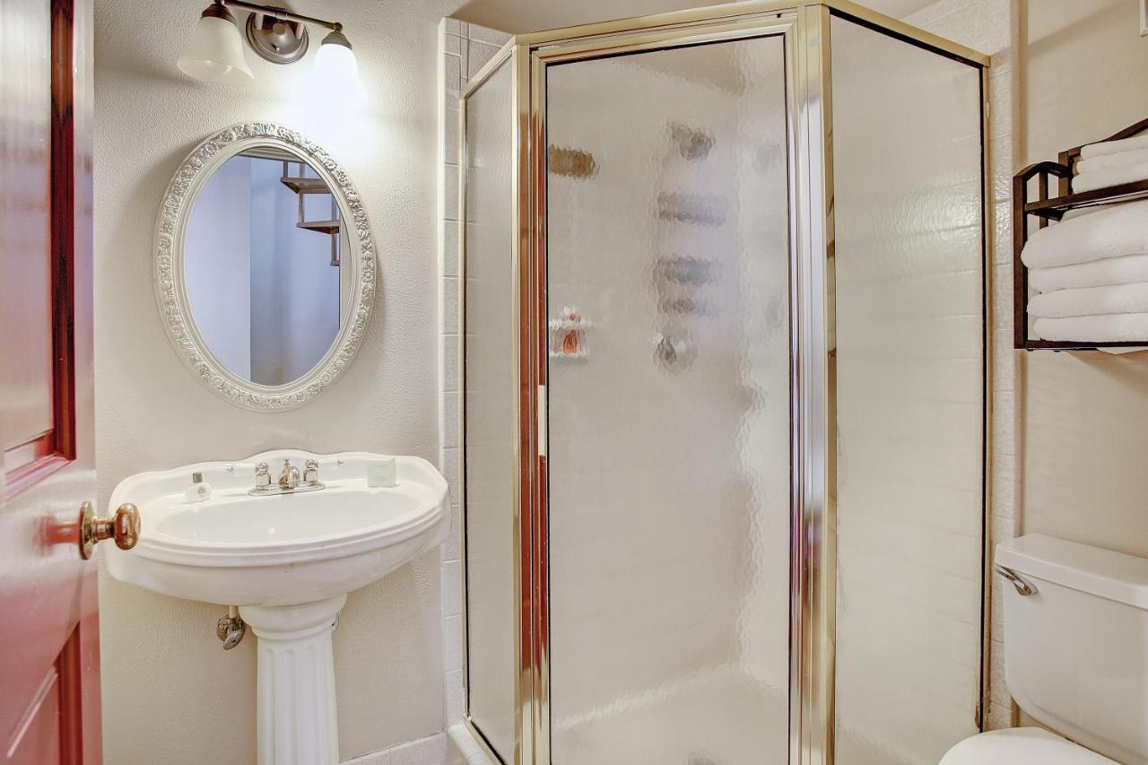 Queen Suite