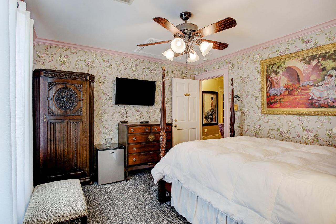 Queen Room