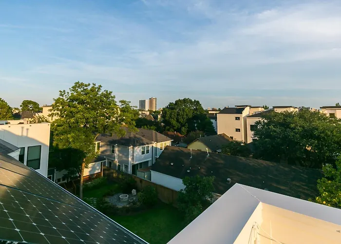 Montrose Guesthouse Suites