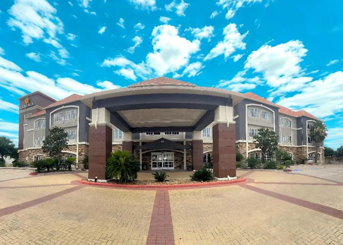 Kid friendly hotel La Quinta By Wyndham Houston Energy Corridor