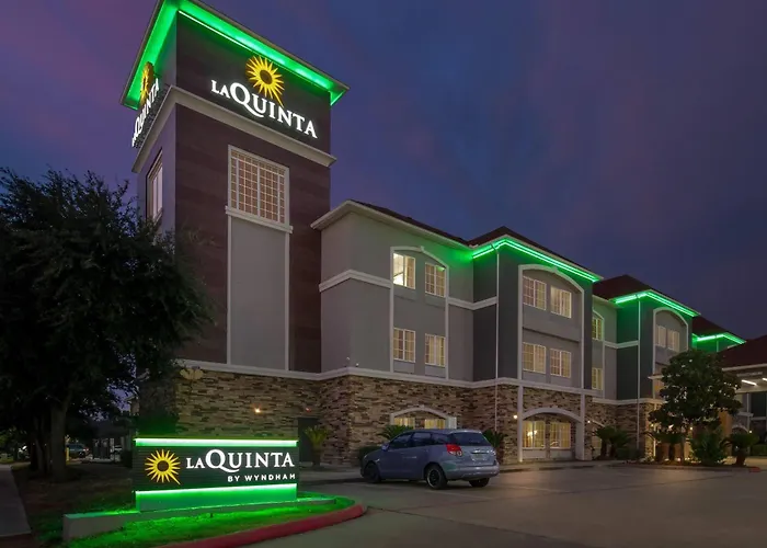 Kid friendly hotel La Quinta By Wyndham Houston Energy Corridor