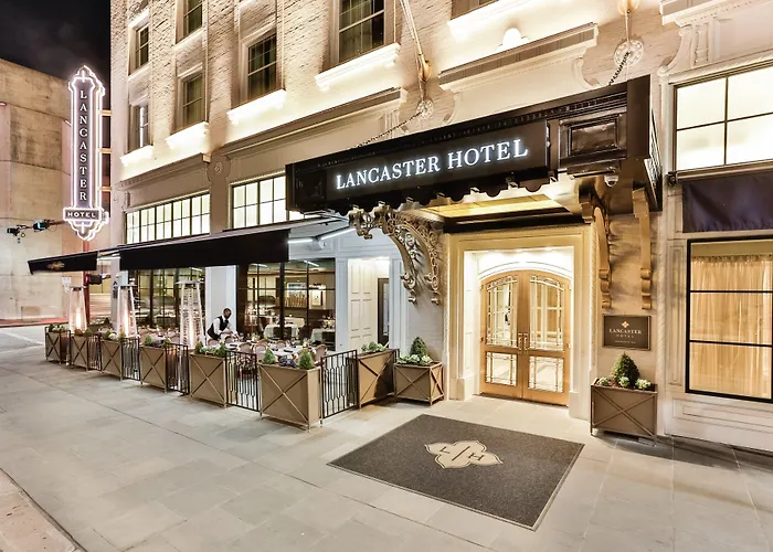 Pet Friendly hotel: The Lancaster Hotel