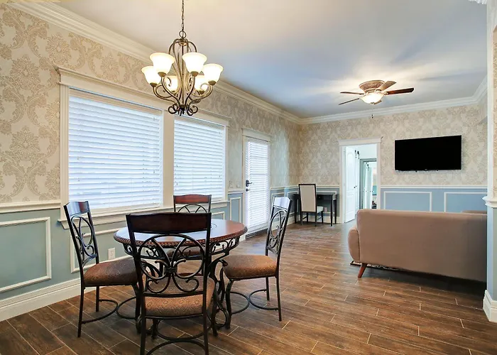 Sara'S Inn On The Boulevard